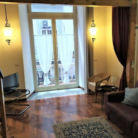 Il Castello Apartment Неаполь Екстер'єр фото